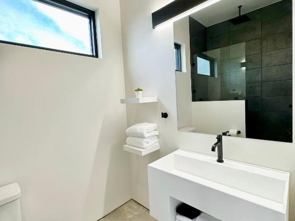 Left Frame Lofts 410, Where luxury meets history : photo 2 de la chambre appartement 2 chambres