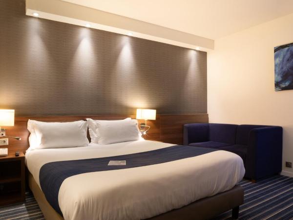 Holiday Inn Express Amiens, an IHG Hotel : photo 5 de la chambre chambre double - accessible aux personnes à mobilité réduite 