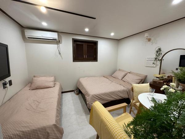 8 Hotel : photo 6 de la chambre chambre deluxe double ou lits jumeaux