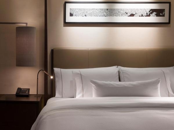 The Westin Ningbo : photo 1 de la chambre chambre westin premier avec 2 lits jumeaux/simples - vue sur ville