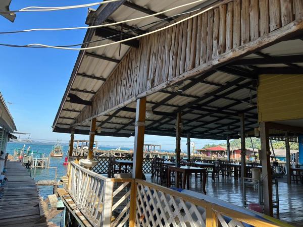 Koh Chang Baanrimtalay : photo 4 de la chambre chambre triple avec salle de bains