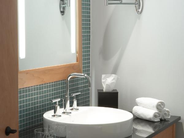 Hôtel Alt Québec : photo 4 de la chambre chambre lit king-size