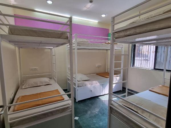 JOY HOSTEL - Digital Nomads Hostel & PG - Koregaon Park : photo 1 de la chambre dortoir pour femmes de 6 lits