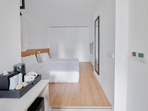 Lloyd's Inn Kuala Lumpur : photo 5 de la chambre chambre double ou lits jumeaux standard avec balcon