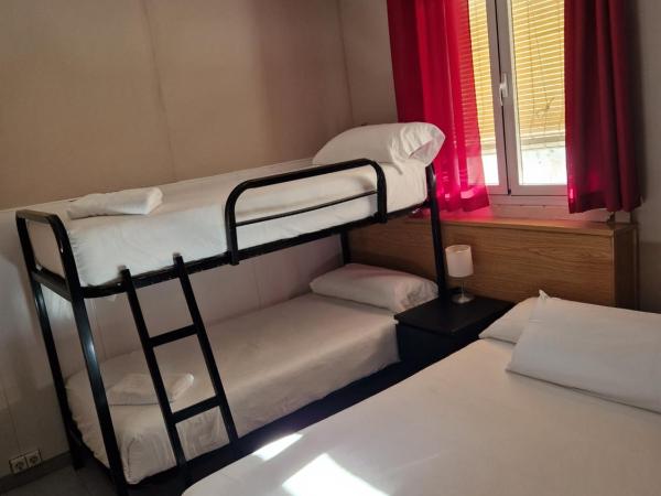 Metropolitan Atocha : photo 2 de la chambre chambre quadruple avec salle de bains privative