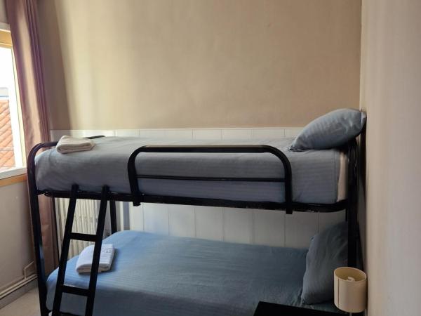 Metropolitan Atocha : photo 1 de la chambre chambre lits jumeaux avec salle de bains privative