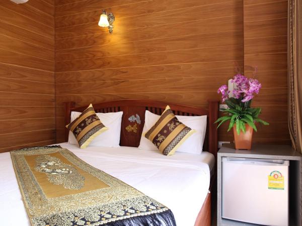 Tanee Place : photo 3 de la chambre chambre double exécutive de luxe avec balcon