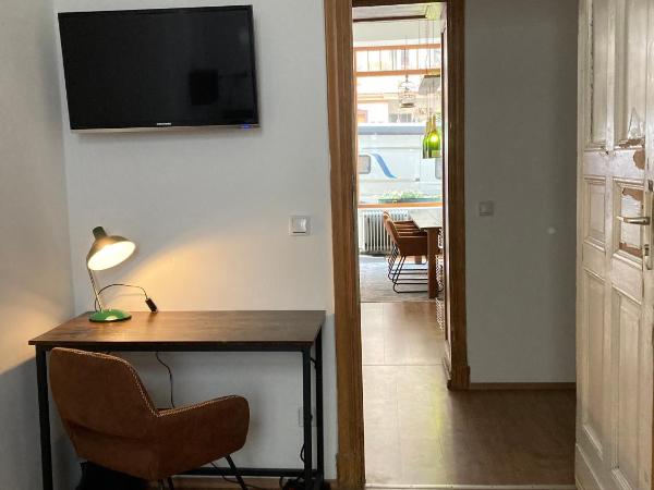 Minimal Hostel No 41 : photo 9 de la chambre chambre double avec salle de bains commune