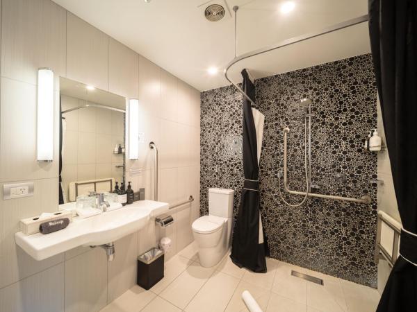 Black Swan Lakeside Boutique Hotel : photo 7 de la chambre swan king