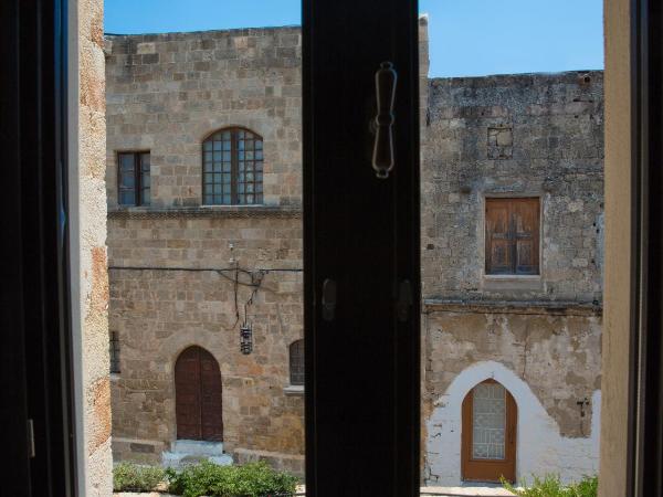 Allegory Boutique Hotel : photo 6 de la chambre suite junior avec douche à jets pour le corps - orphée