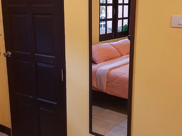 Sapparot Bar & Bungalows : photo 3 de la chambre chambre lit king-size deluxe