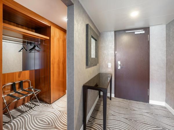 Hilton Berlin : photo 7 de la chambre studio lit king-size deluxe avec accès au salon