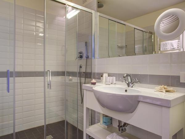 Rimini Suite Hotel : photo 9 de la chambre chambre double supérieure