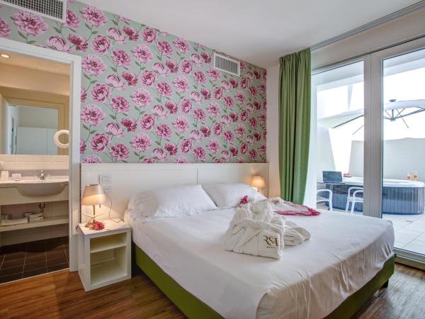 Rimini Suite Hotel : photo 6 de la chambre chambre double de luxe 