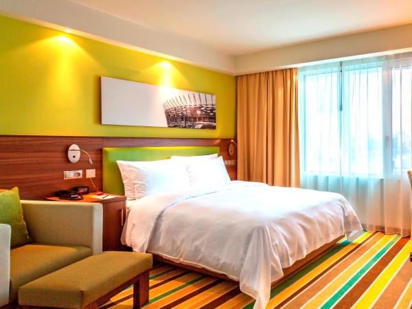 Hampton by Hilton Warsaw City Centre : photo 4 de la chambre chambre lit queen-size - pour personnes à mobilité réduite