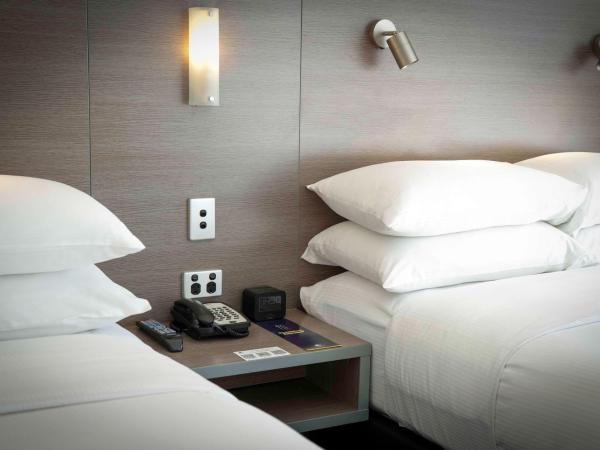 DoubleTree by Hilton Cairns : photo 1 de la chambre chambre double avec 2 lits doubles