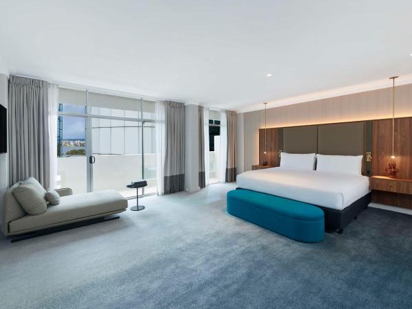 Parmelia Hilton Perth : photo 6 de la chambre suite lit king-size premier
