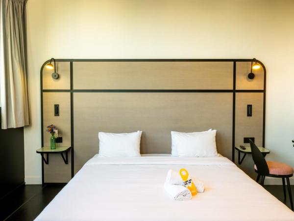 The People - Paris Marais : photo 2 de la chambre chambre double ou lits jumeaux avec vue