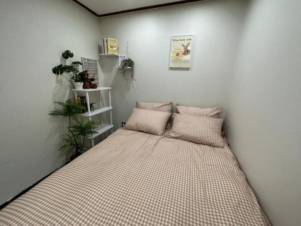 8 Hotel : photo 8 de la chambre chambre lit queen-size