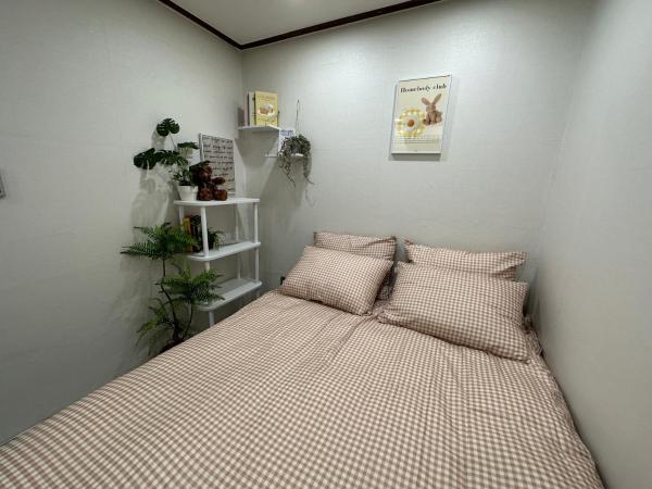 8 Hotel : photo 4 de la chambre chambre lit queen-size