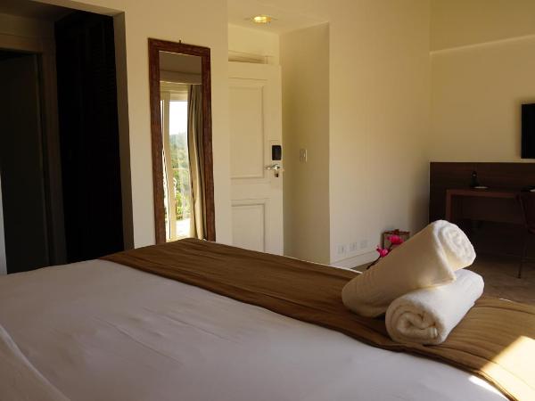 Uni Boutique Hotel & Spa : photo 7 de la chambre suite lit king-size avec baignoire spa