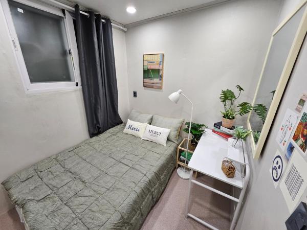 Seoul Stay : photo 2 de la chambre chambre double avec salle de bains privative