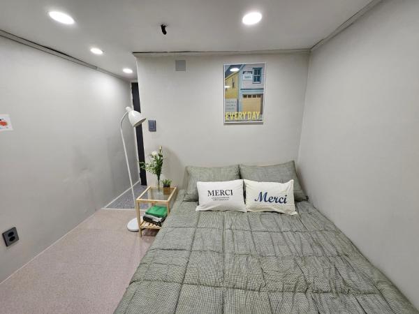 Seoul Stay : photo 2 de la chambre chambre double avec salle de bains privative