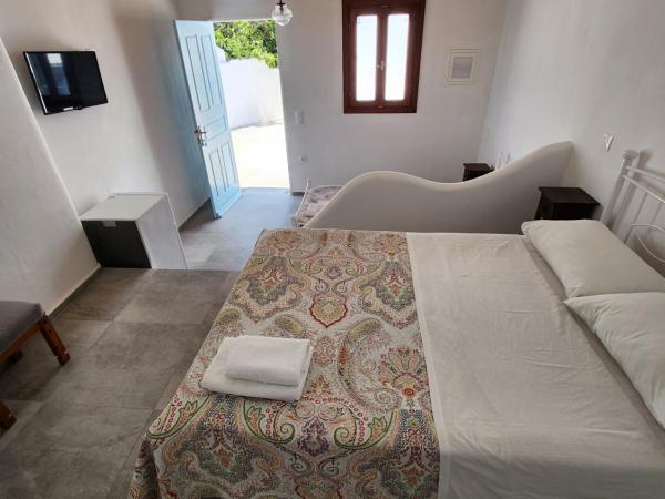 Hotel Kastelakia Mykonos : photo 2 de la chambre chambre triple