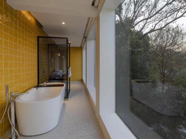 Aventree Hotel : photo 5 de la chambre chambre lit king-size - vue sur montagne