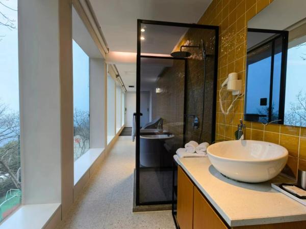 Aventree Hotel : photo 6 de la chambre chambre lit king-size - vue sur montagne