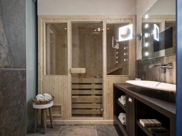 Mainport Hotel Rotterdam, a Hilton Affiliate Hotel : photo 8 de la chambre hébergement avec sauna - côté mer