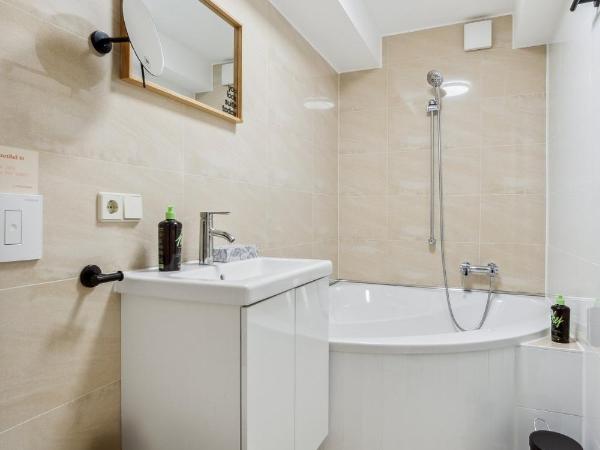 limehome Dresden Antonstraße : photo 7 de la chambre suite 2 chambres grenier