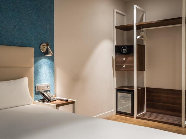 Arya Stadium Hotel : photo 7 de la chambre chambre double extérieure