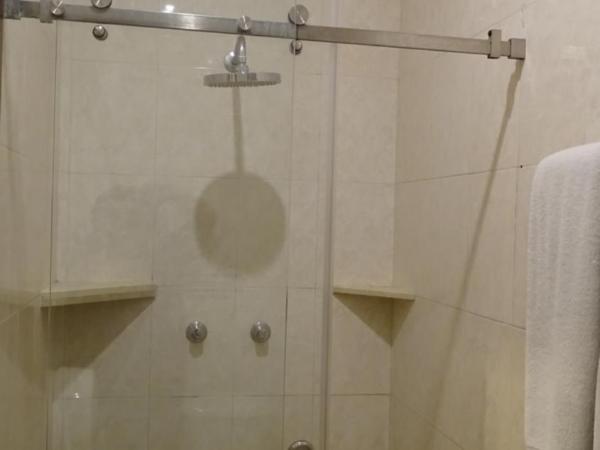 Hotel Kinich : photo 3 de la chambre chambre lit king-size deluxe avec terrasse ou balcon