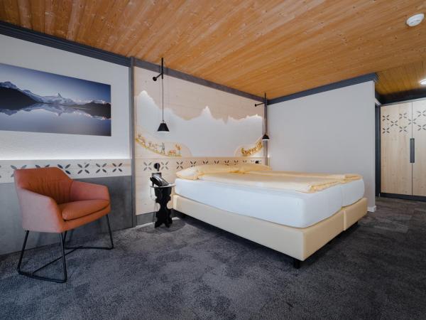 Hotel Central Wolter - Grindelwald : photo 8 de la chambre chambre double supérieure - vue sur l'eiger