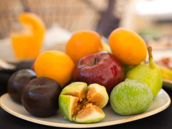 Allegory Boutique Hotel : photo 7 de la chambre suite vip avec bain à remous sur la terrasse - andromède