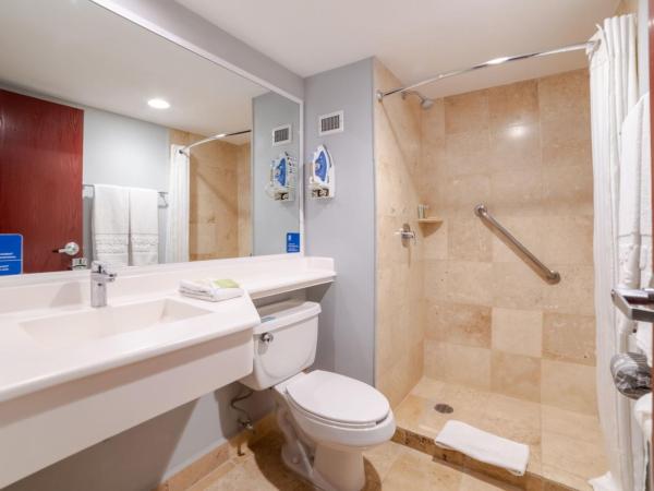 City Express by Marriott Puebla Centro : photo 8 de la chambre chambre lit queen-size 