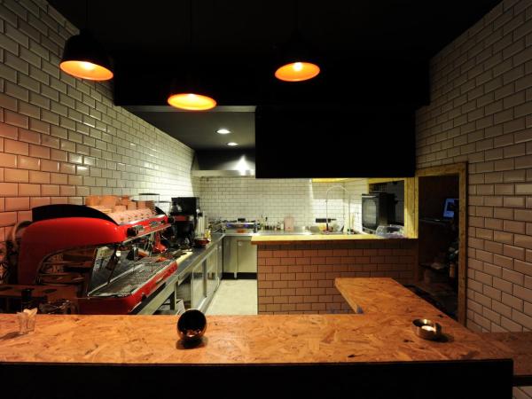 Role Street Hostel : photo 1 de la chambre chambre double - vue sur jardin