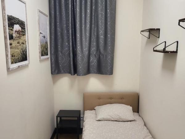 Rooms4Rest Bokserska - Private rooms for tourists - ATR Consulting Sp, z o,o, : photo 3 de la chambre chambre simple avec salle de bains commune