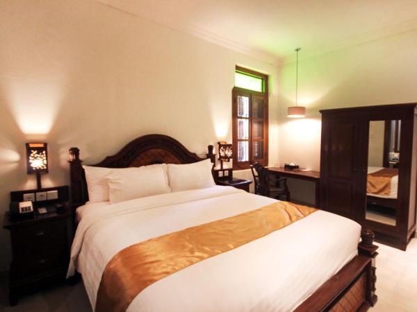 Grand Rohan Jogja : photo 3 de la chambre pendopo suite room