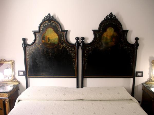 La Peonia Charming Accommodation : photo 2 de la chambre chambre double