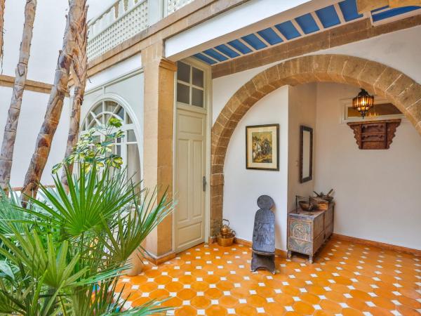 Chems Bleu : photo 4 de la chambre chambre double - vue sur jardin