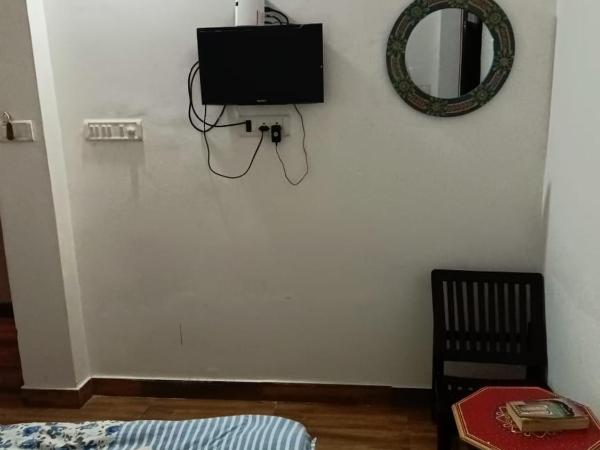 The Royal Lake View Villa : photo 2 de la chambre chambre double Économique