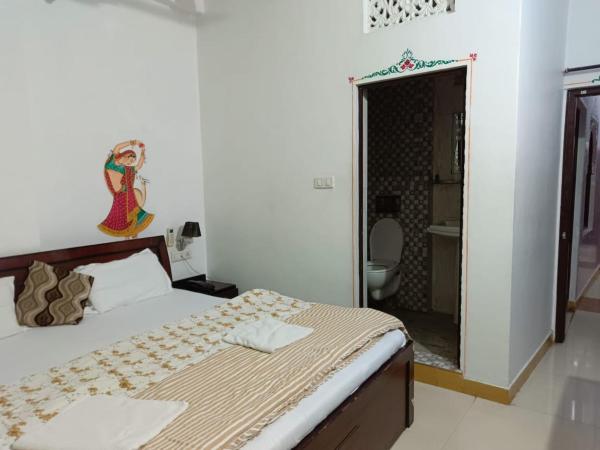 The Royal Lake View Villa : photo 5 de la chambre chambre double supérieure