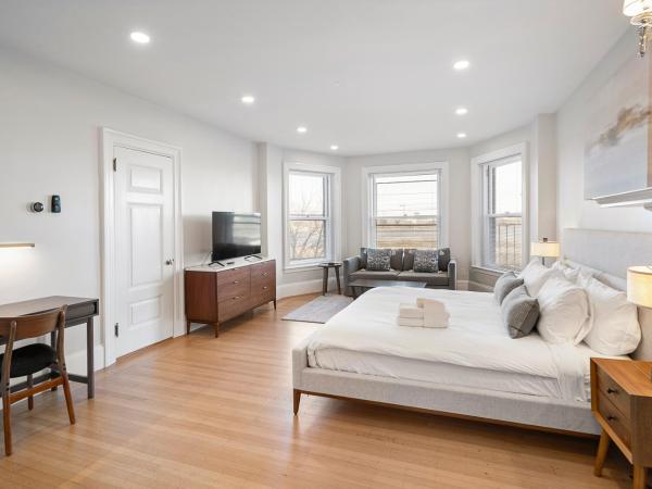 Charlesgate Suites : photo 7 de la chambre studio lit king-size avec canapé-lit