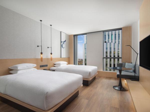 Fairfield by Marriott Shanghai Lingang Special Area : photo 3 de la chambre chambre double standard avec 2 lits doubles - vue sur ville