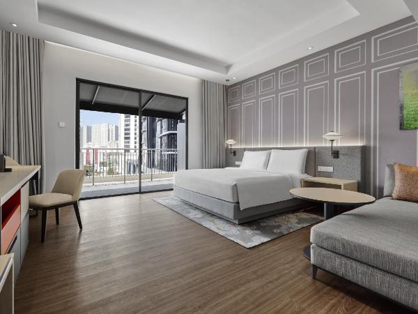 Hyatt Place Kuala Lumpur Bukit Jalil : photo 3 de la chambre chambre lit king-size avec balcon