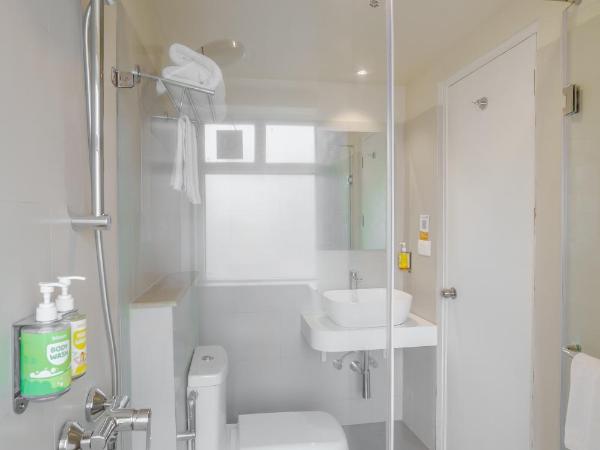 Bloom Hotel - Karol Bagh : photo 5 de la chambre grande chambre double