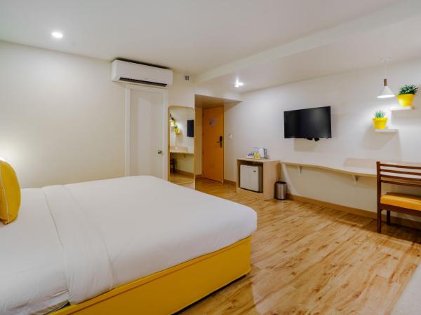 Bloom Hotel - Karol Bagh : photo 2 de la chambre grande chambre double