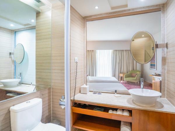 Courtyard by Marriott Hyderabad : photo 1 de la chambre superior room, king bed